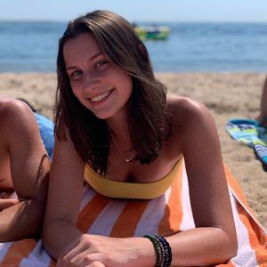 Meet your Posher, Madeline